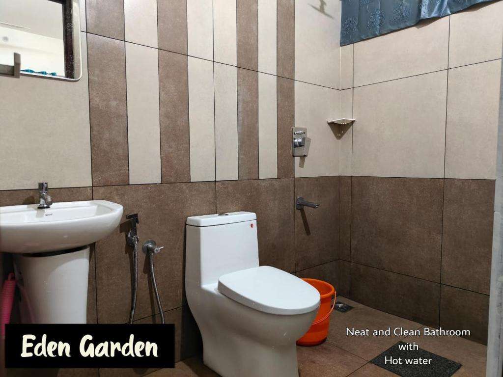 Clean bathroom with hot water
